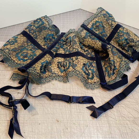 Dita Von Teese Evelina Aubergine lingerie suspended corset belt XL/ 3XL - Picture 2 of 4